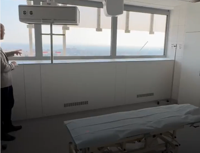 Vyšetřovna_Medical exam table_DELTA Group CZ_14th floor_FN Brno